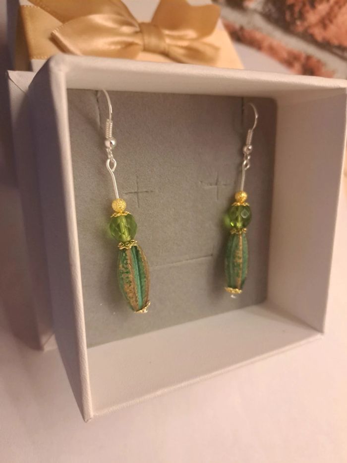 Boucles d'oreilles pendante vertes doré - photo numéro 8