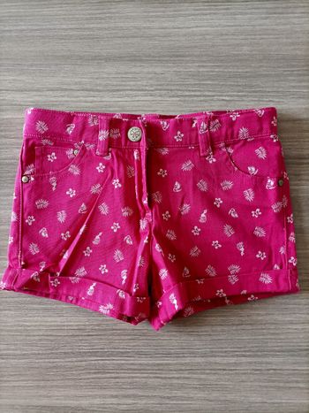 Short sergent major rose fuchsia 4 ans