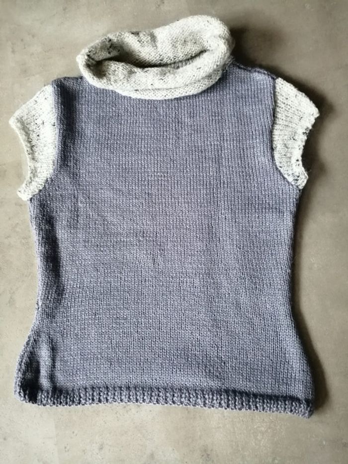 Pull manches courtes gris tricoté main Taille 10/14 ans