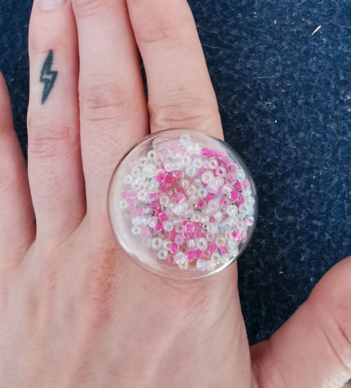 Bague en verre ronde style pylônes