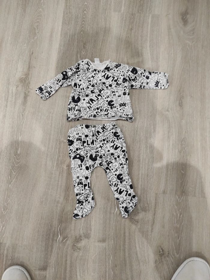 Pyjama léger deux pièces 9 mois - photo numéro 2