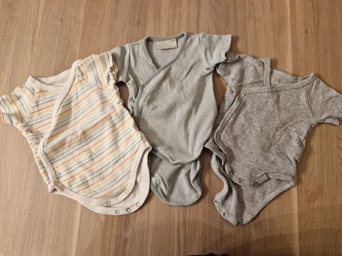 Lors de 3 bodys manches courtes 0-1 mois