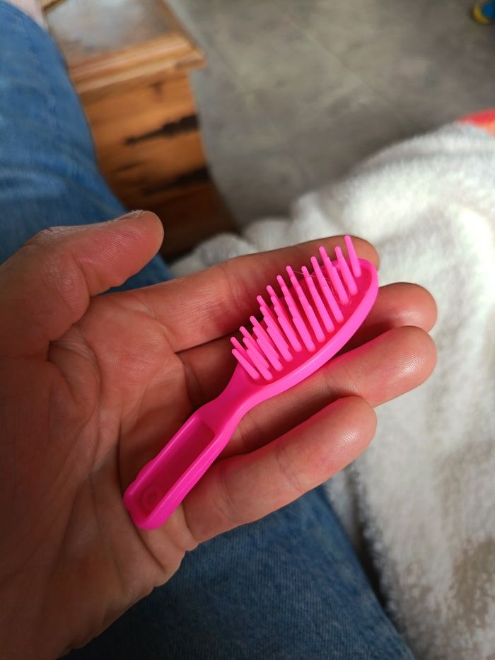 Brosse pour poupée Barbie - photo numéro 2
