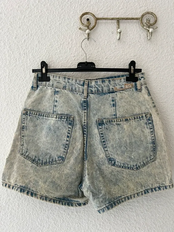 Short en jean délavé - photo numéro 3
