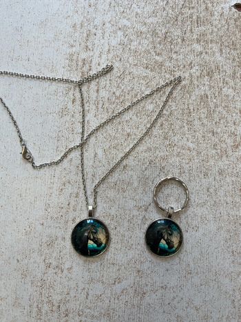 Collier et porte-clés