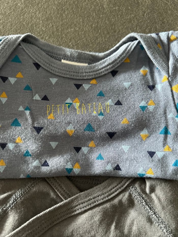 Lot body petit bateau - photo numéro 3
