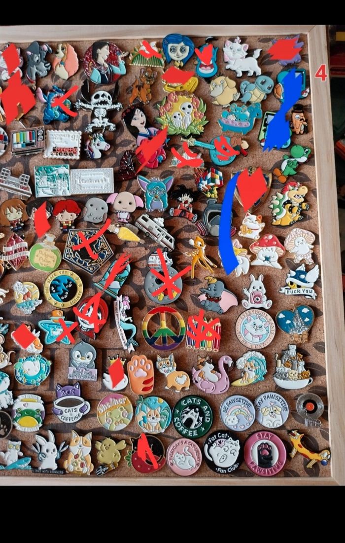 Pins au choix harry potter, chat, etc