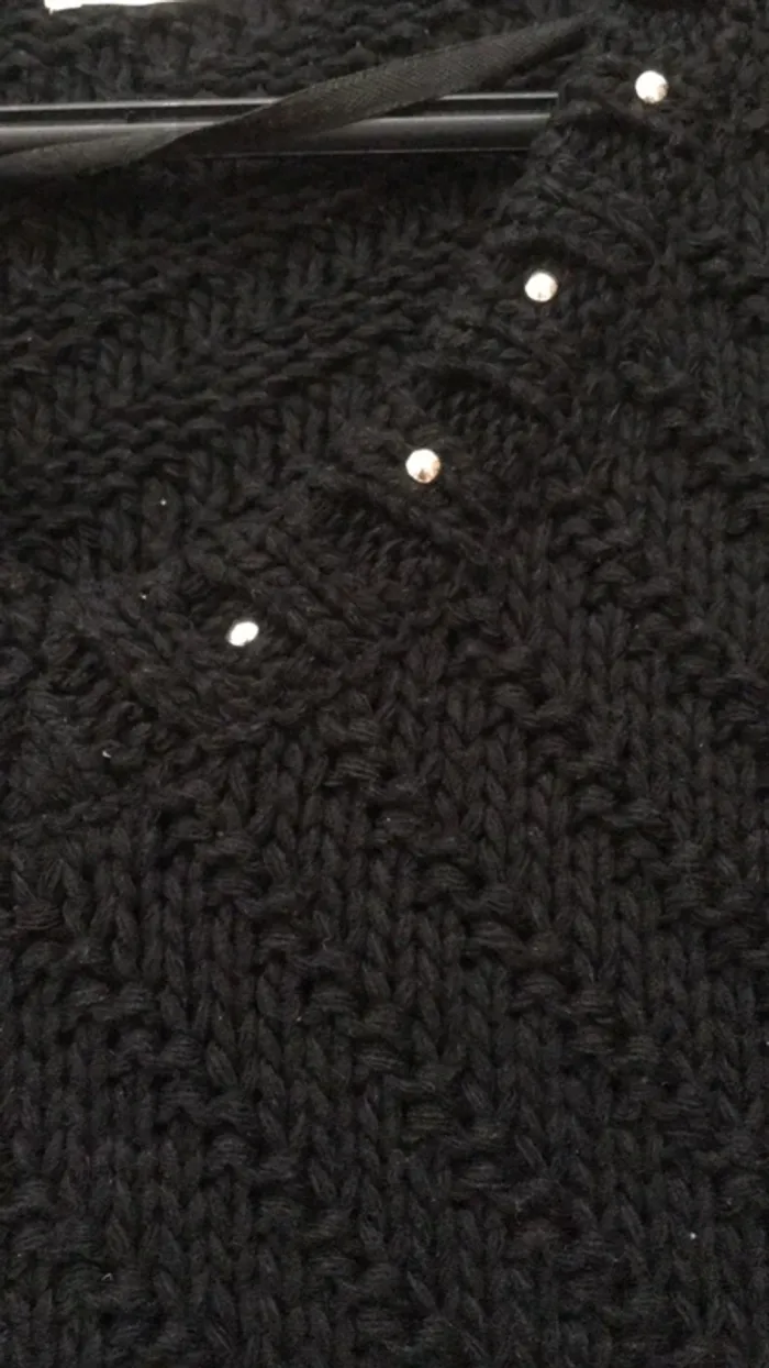 Pull noir - photo numéro 4