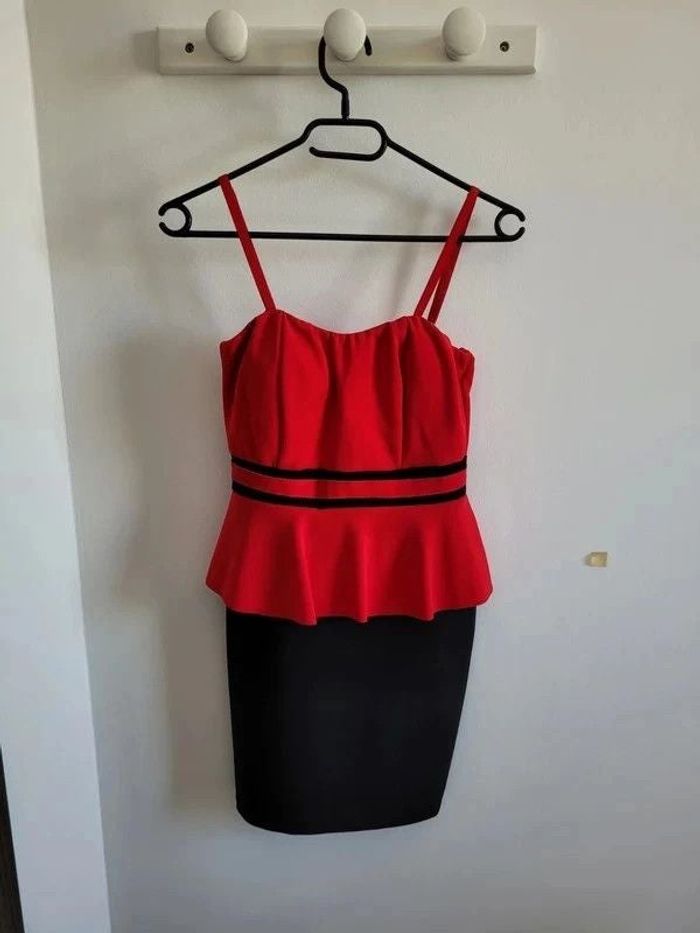 Robe de cocktail à bretelles