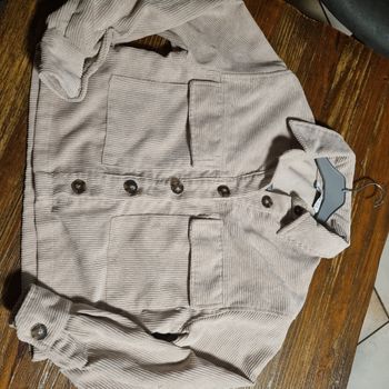 sur chemise/ veste STRADIVARIUS taille S