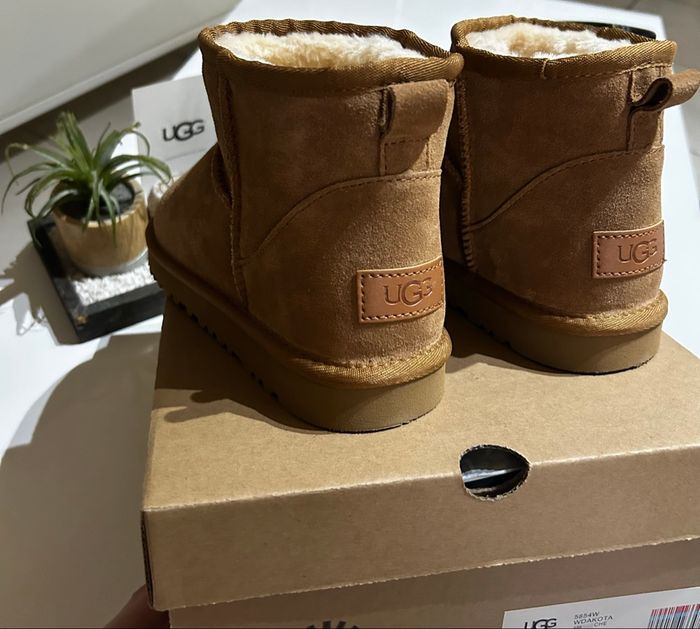 👟- UGG Boots Mini beige - Taille 38 - 👟 - photo numéro 3