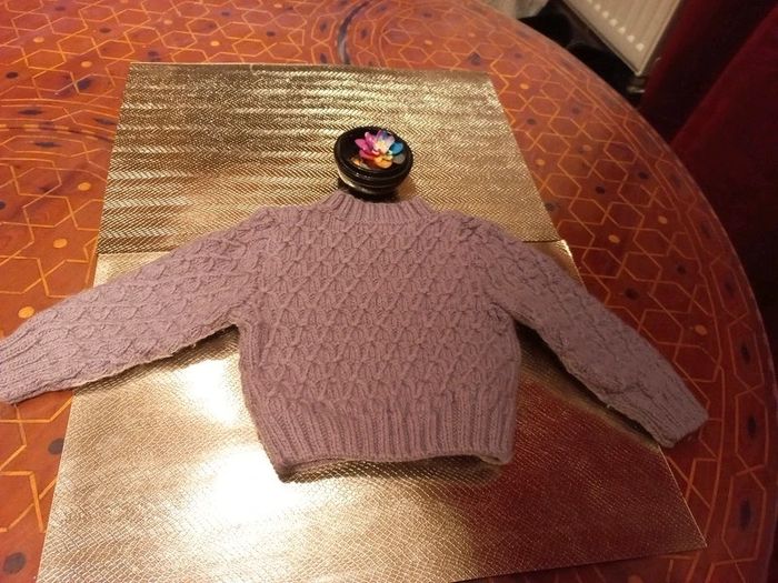Beau pull chaud laine mauve fait main 9 mois