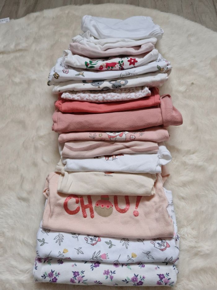 Lot bodys bébé fille