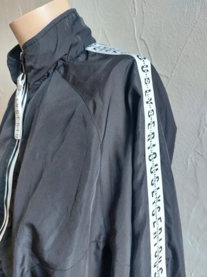 Veste Coupe-Vent Noire courte Taille S - photo numéro 3