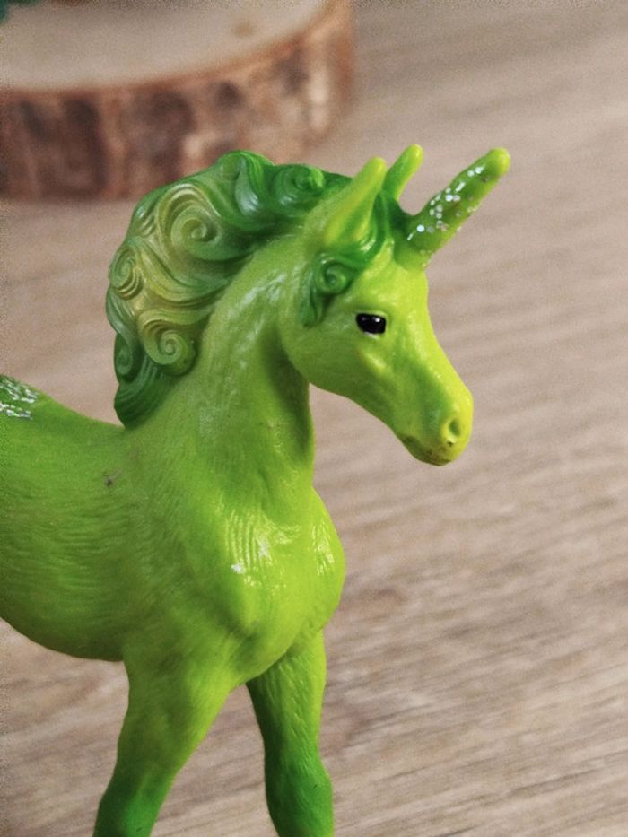 Schleich Figurine Animal imaginaire Bayala jeune licorne pomme - photo numéro 2