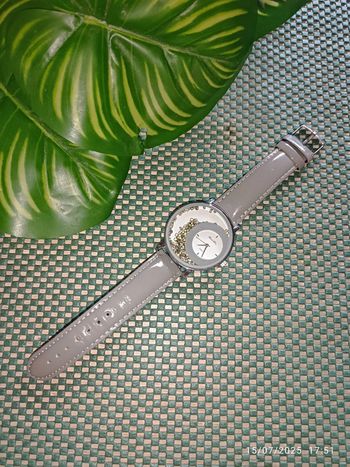 🔸Montre grise en cuir, Très bonne état.🔸