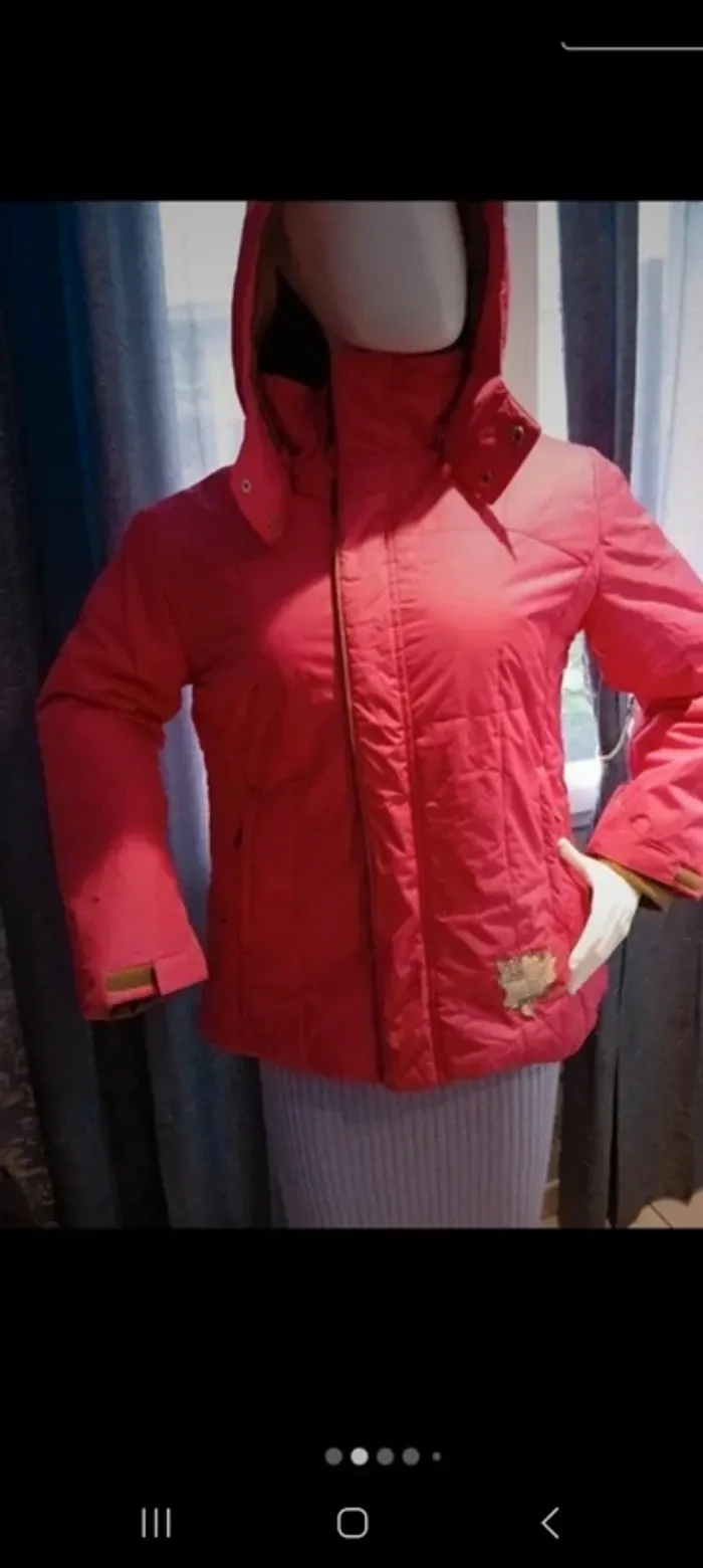 Veste dorotennis peut convenir à une jeune fille 14/16