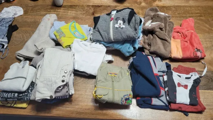 Lot vêtements 9 mois 12 mois - photo numéro 2