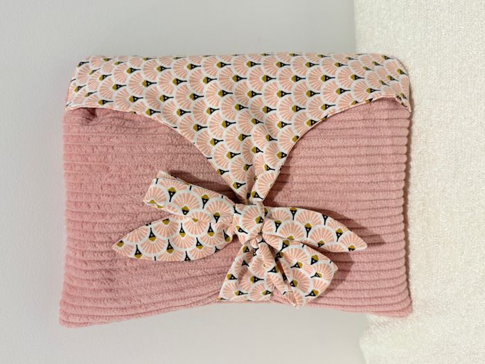 Pochette à livre de poche ou liseuse Rose Pâle et éventails