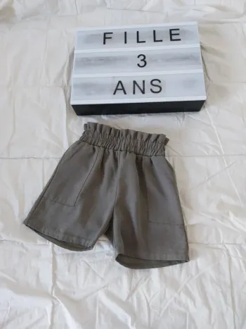Short fille ans