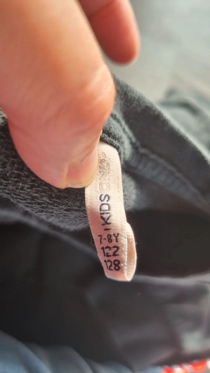 Sxeat gris foncé - photo numéro 3