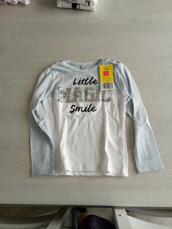 T-shirt manches longues neuf 4 ans