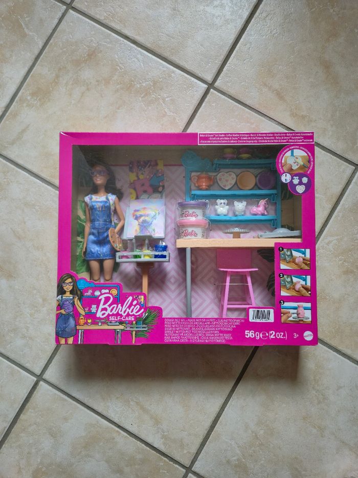 Coffret poupée Barbie artistique + accessoires poterie self care