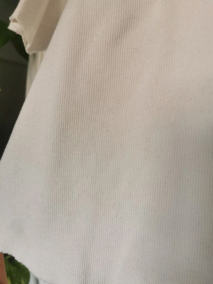 T-shirt court blanc Bershka - photo numéro 3