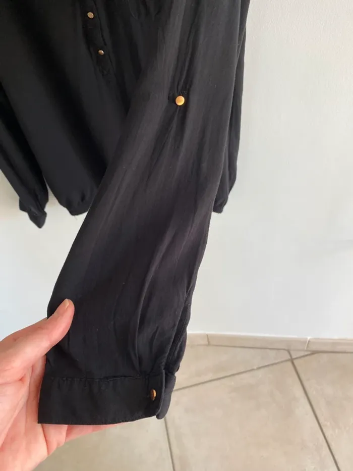 Blouse camaïeu noir boutons doré - photo numéro 5