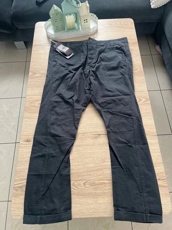 Superbe pantalon Teddy Smith taille 38 neuf avec étiquette