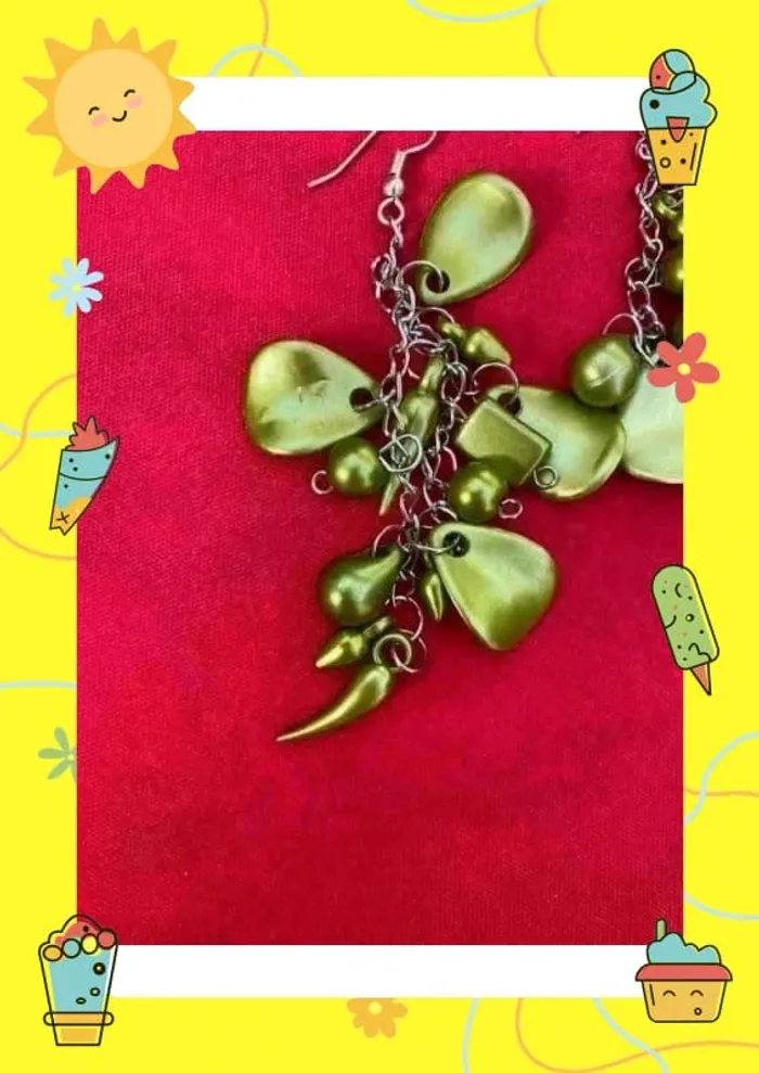 Boucles d'oreilles pendantes vertes - photo numéro 3