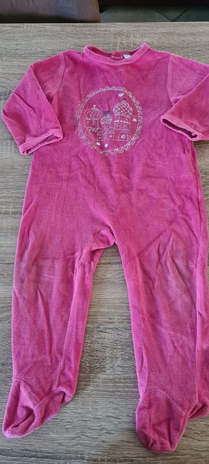 Lot pyjamas + peignoir fille 3 ans - photo numéro 3