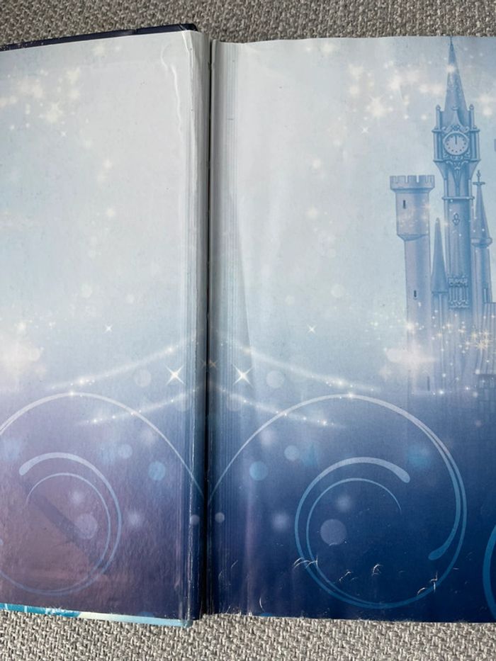 Livre illustré Cendrillon « les grands classiques » Disney princesses de Hachette - photo numéro 3