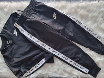 NEUF!!!! (non portés) ⚘️🤩🤩SUPERBE survêtement MIXTE 8 ans NIKE (prix ferme)⚘️⚘️🤩🤩