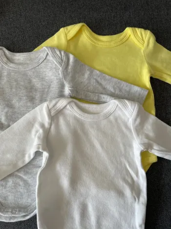 Lots de 3 bodies manches longues neufs