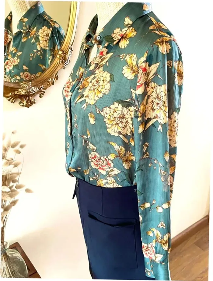 Sublime blouse chemise manche longue à boutonnage fluide motif floral Zara - photo numéro 10