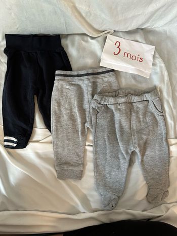 Lot 3 joggings 3 mois