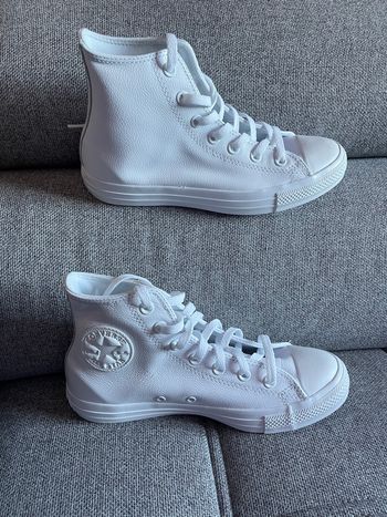 Converse blanche montante 39 neuve en cuir 