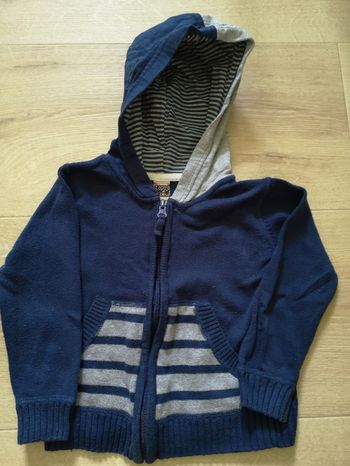 Gilet à capuche 24mois