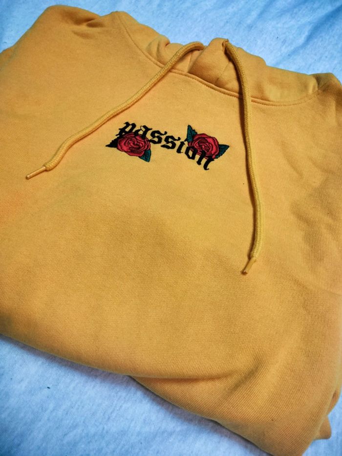 Pull jaune - photo numéro 2