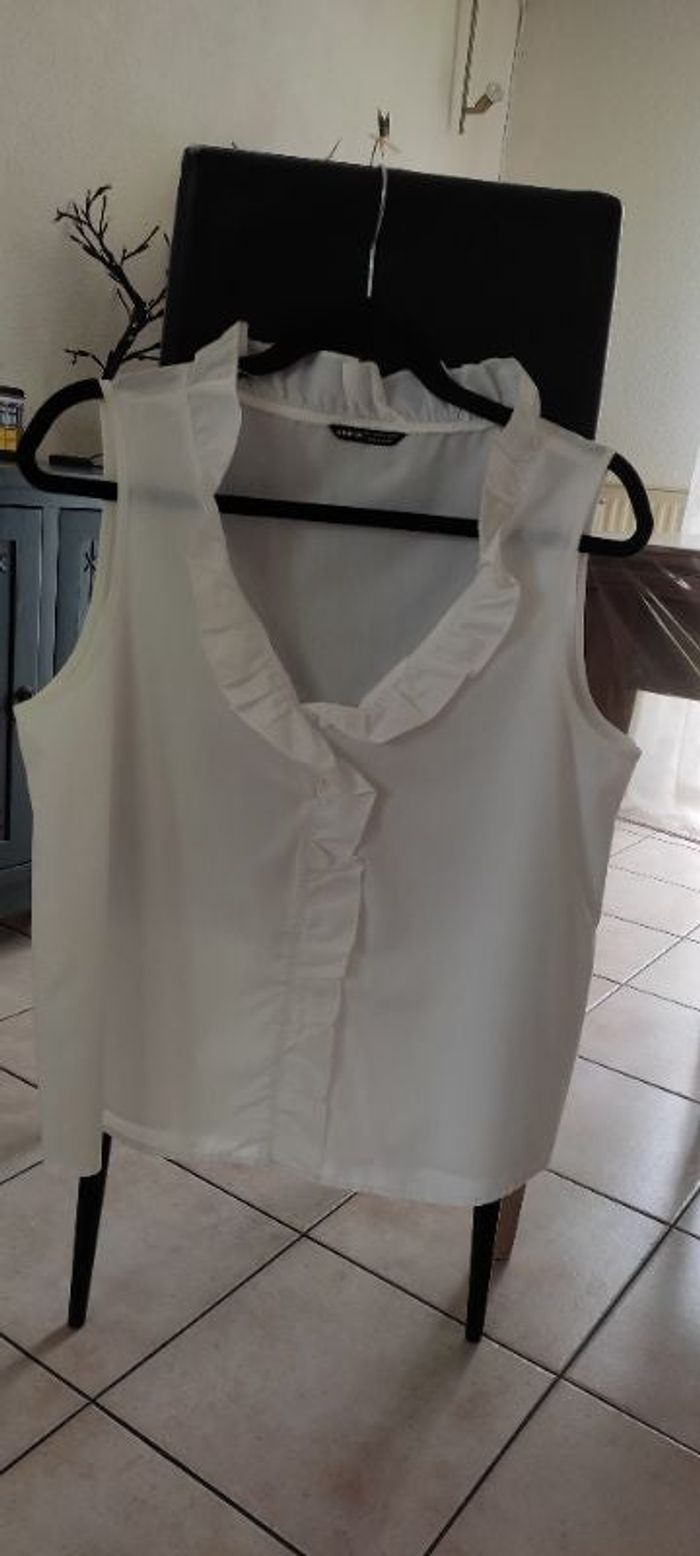 Blouse col froufrou