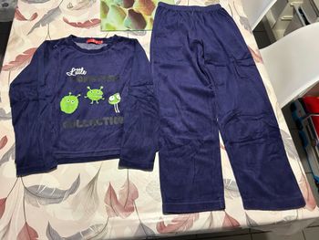  Pyjama 10 ans recousu à l'entre jambes