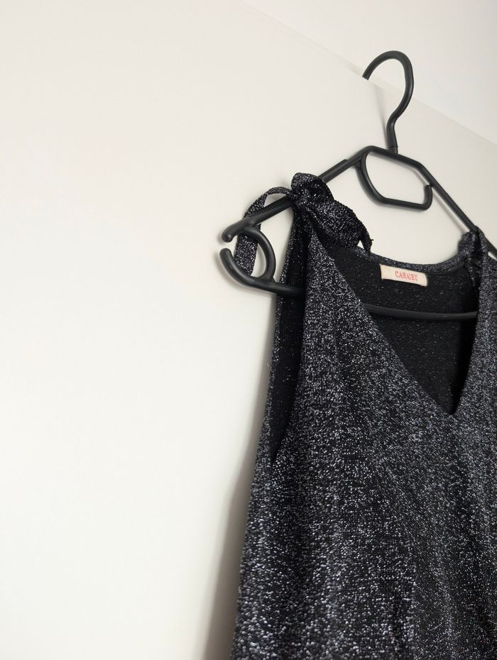 Camaïeu • Robe pull maille pailletée noire bretelles nouées • Taille 44 (FR) - photo numéro 2