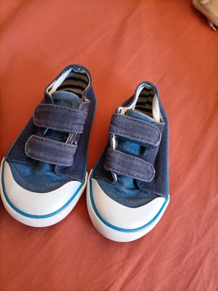 Baskets été bébé à scratch taille 21