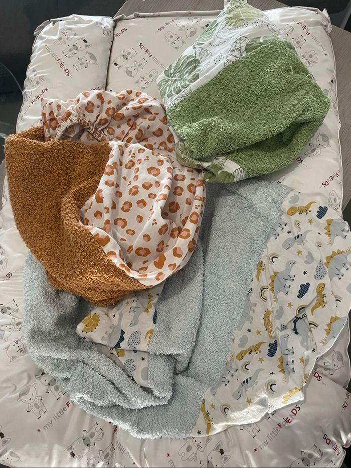 Table à langer et matelas plus drap - photo numéro 6