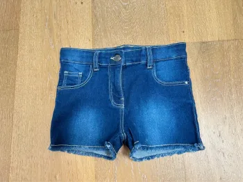 Short losan 7 ans comme neuf