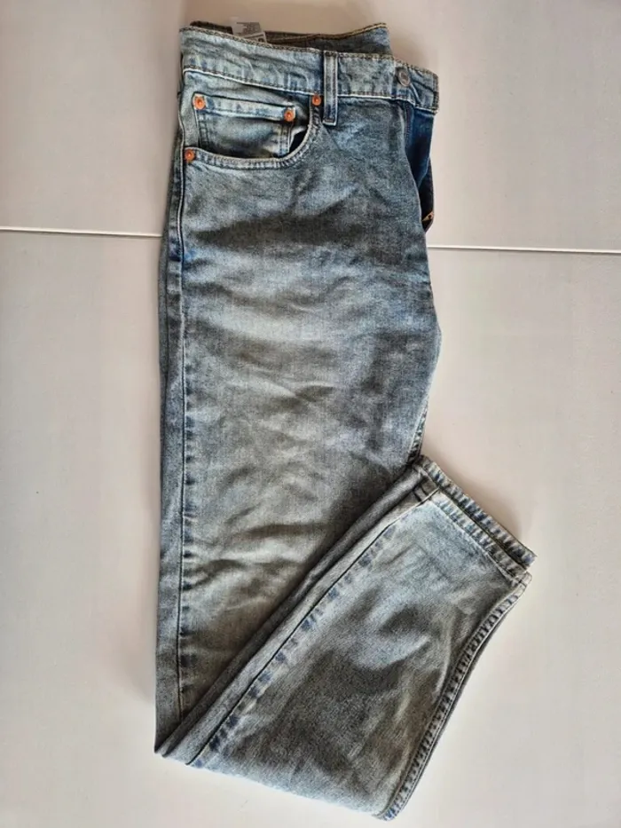 Jean Slim Taper 512 Bleu
33 (US) = 42 - 44 (FR) - L 32 - photo numéro 4