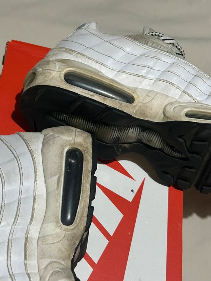 603 – Air max 95 blanches et noires - photo numéro 7
