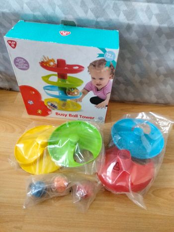 🎁 Tour à balles Play – Neuve dès 12 mois – Carton abîmé mais jeu neuf 🟡🔵🔴
