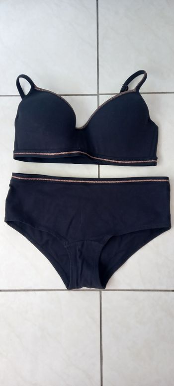 Ensemble  Brassière  + Slip  16 Ans  NEUF